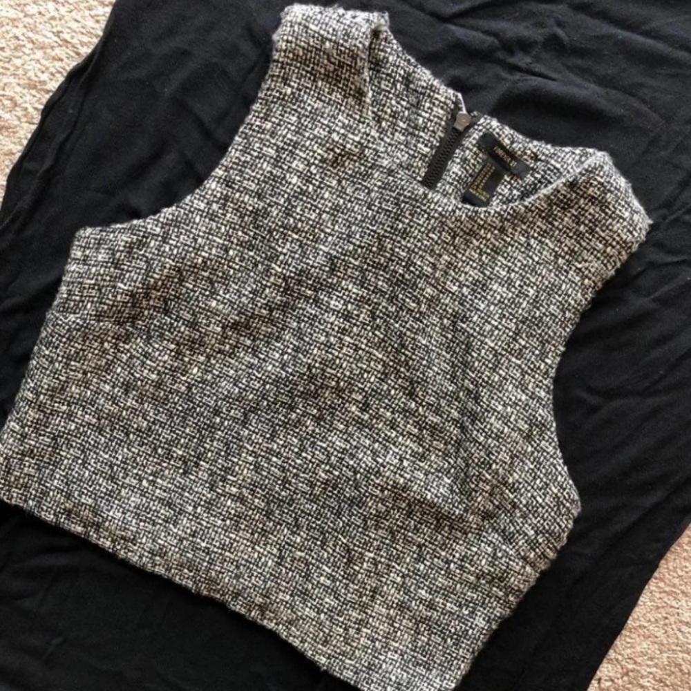 Black and white Sleeveless crop Top forever 21
